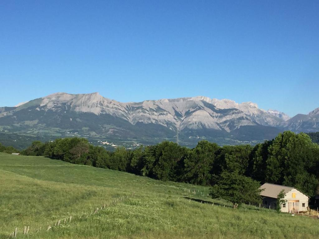 Appartement Offrant Une Magnifique Vue Des Montagnes Saint-Leger-les-Melezes Buitenkant foto