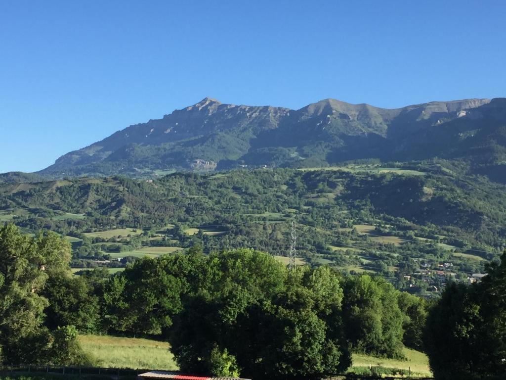 Appartement Offrant Une Magnifique Vue Des Montagnes Saint-Leger-les-Melezes Buitenkant foto