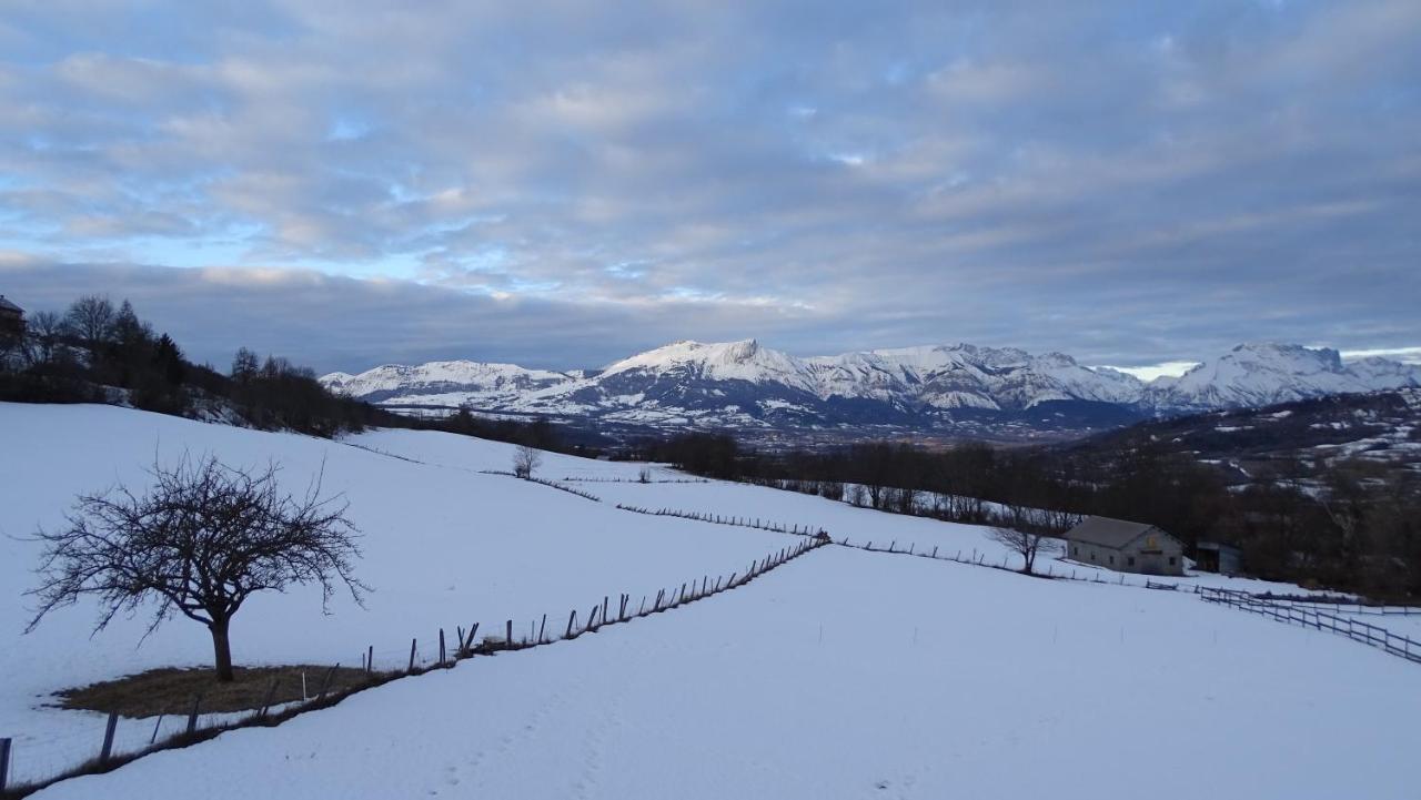Appartement Offrant Une Magnifique Vue Des Montagnes Saint-Leger-les-Melezes Buitenkant foto